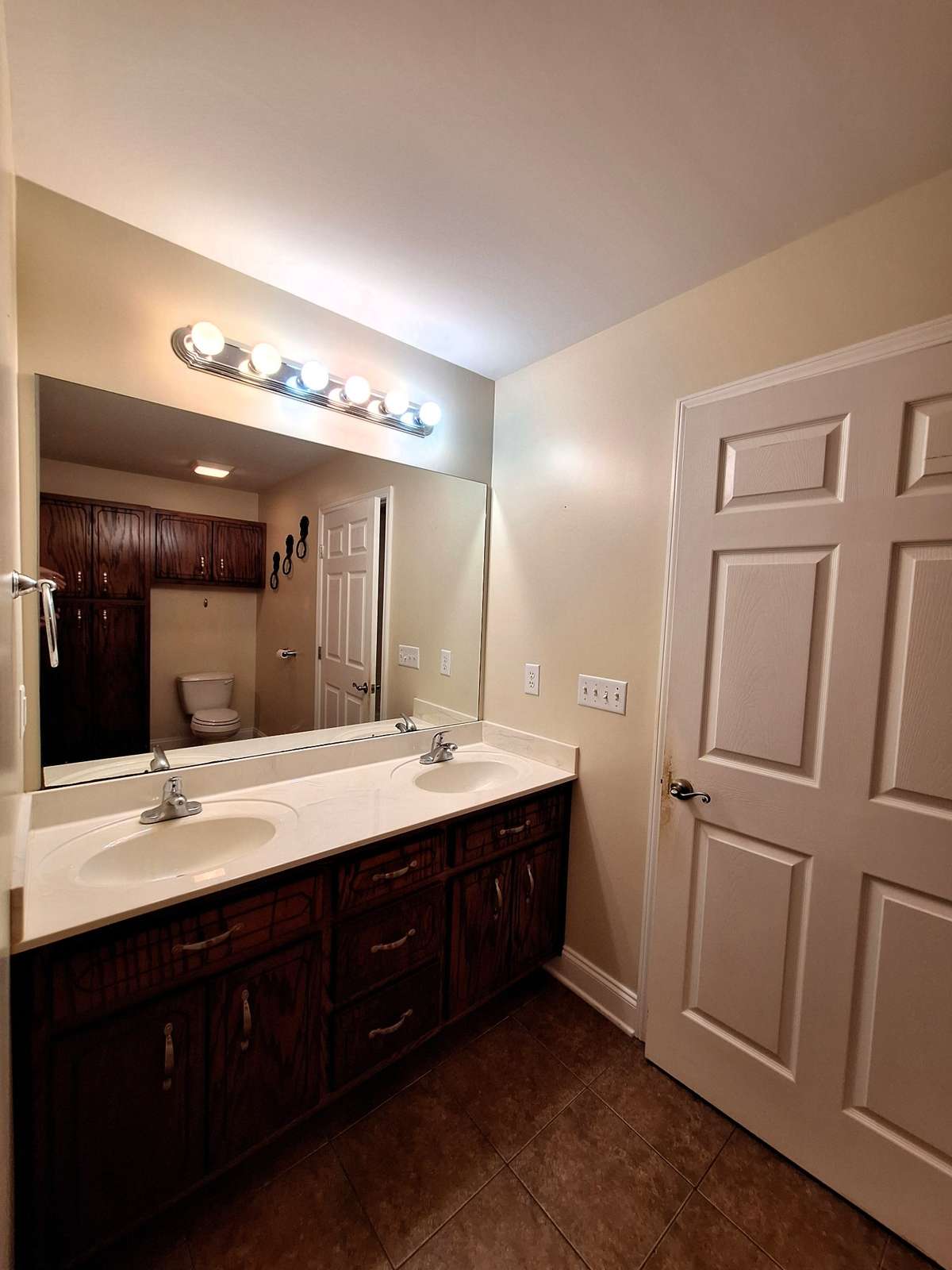 Double Vanities in the Master Bathroom!!