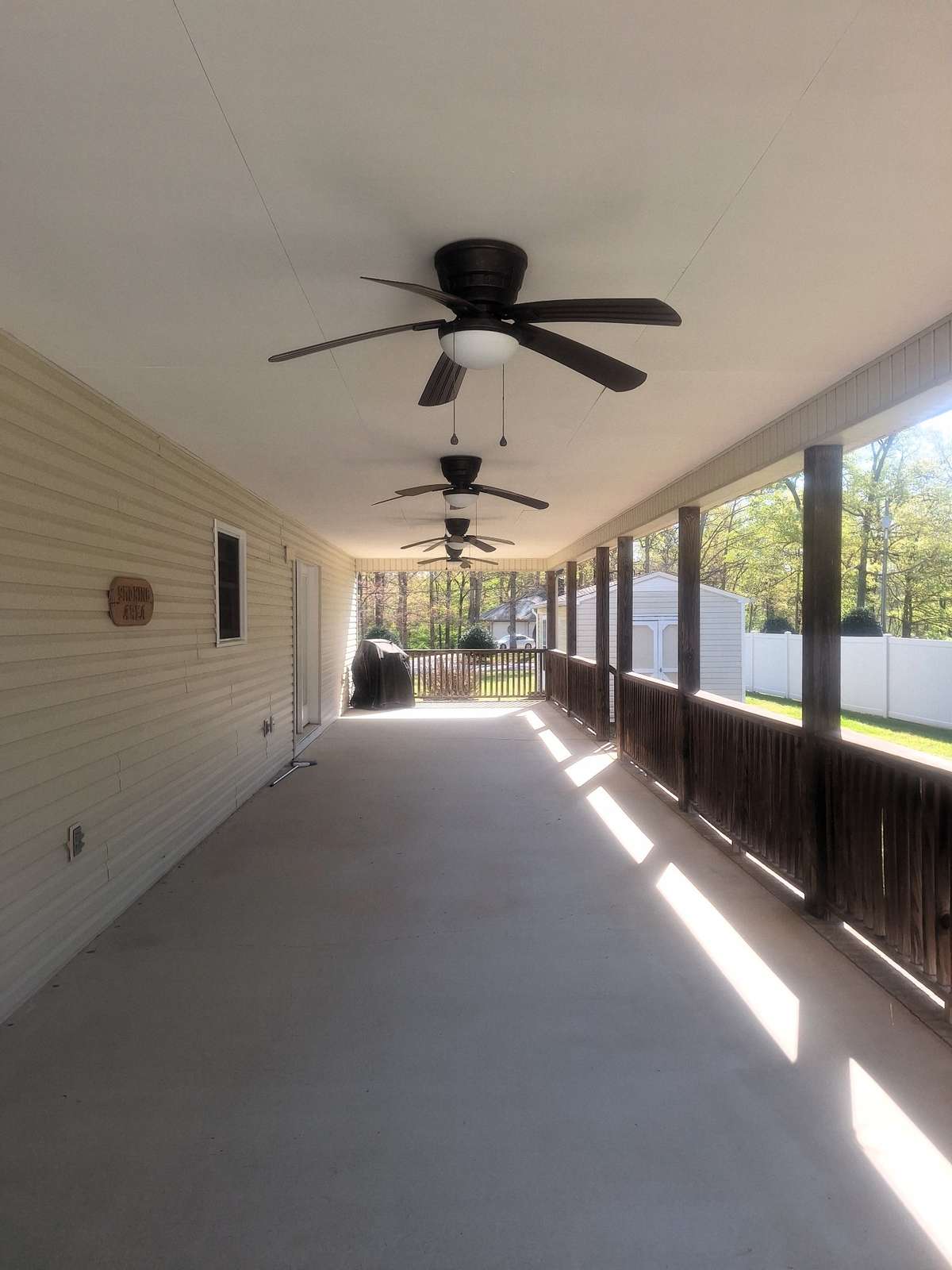 4 ceilings fan to create a breeze while enjoying the sounds of mother nature!! Also comes with the natural gas grill that is there!!