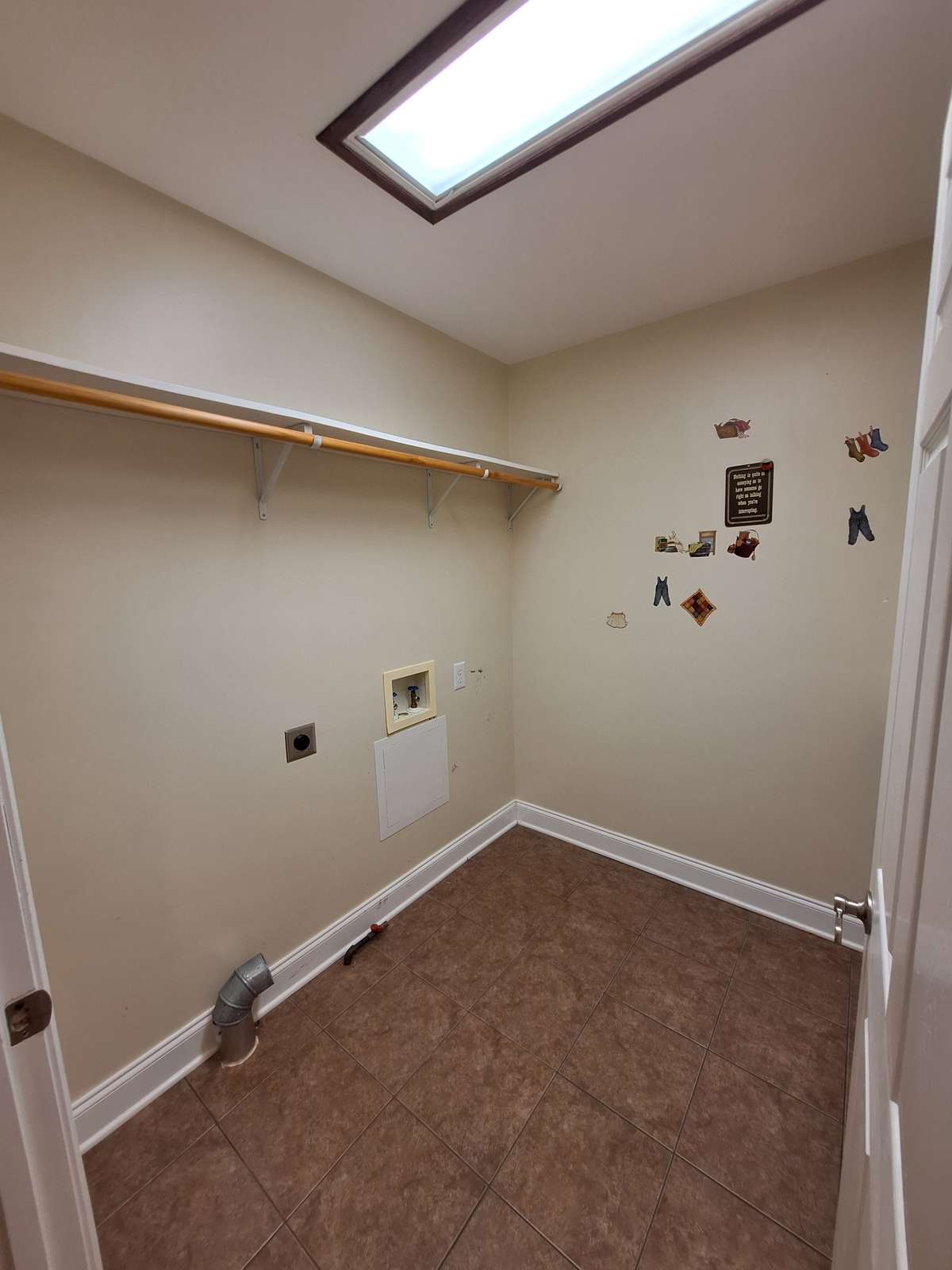 The Laundry Room has the option of a natural gas dryer or stay all electric!!