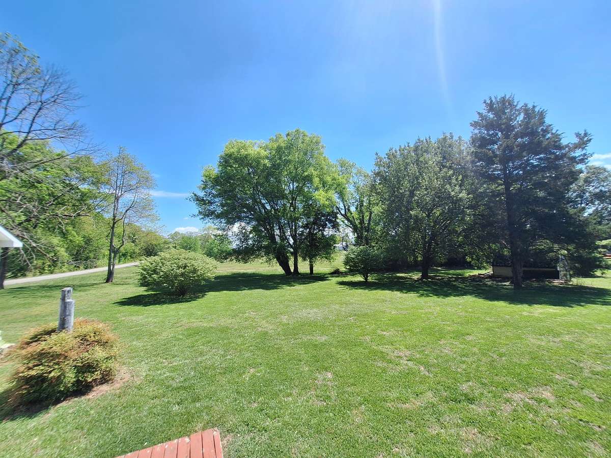 Large backyard on a level corner lot!! Not many neighbors around you!!