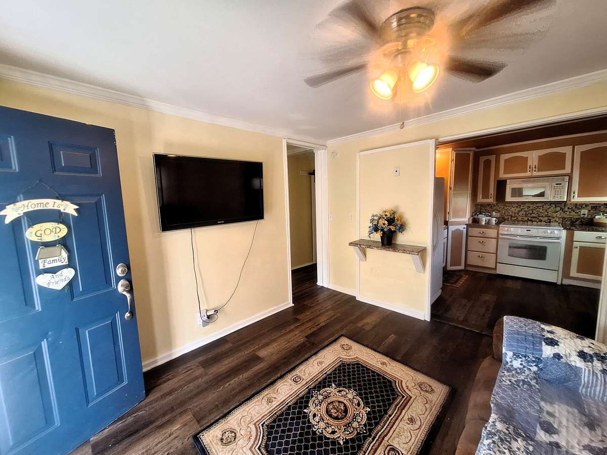 The owner says the home is well insulated!! It stays cool enough till July that only the ceiling fans are needed to cool it down!!