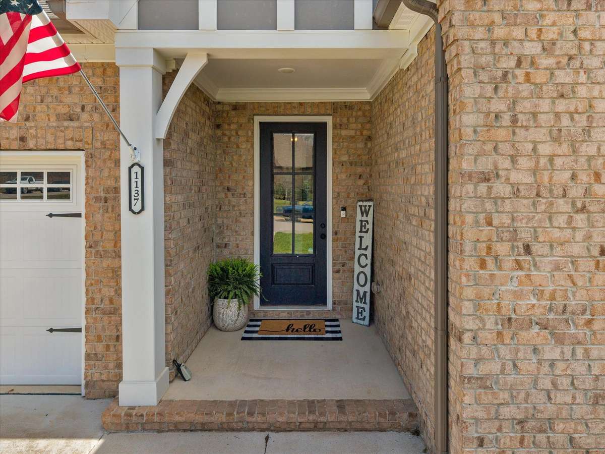 1137 Suggs Pass