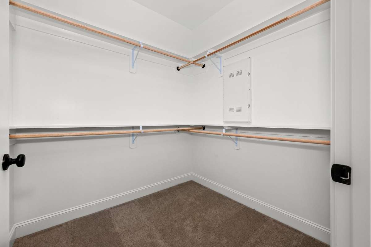 Photos shown are of a completed home of the same floorplan and are for reference purposes only. Options and colors may vary.