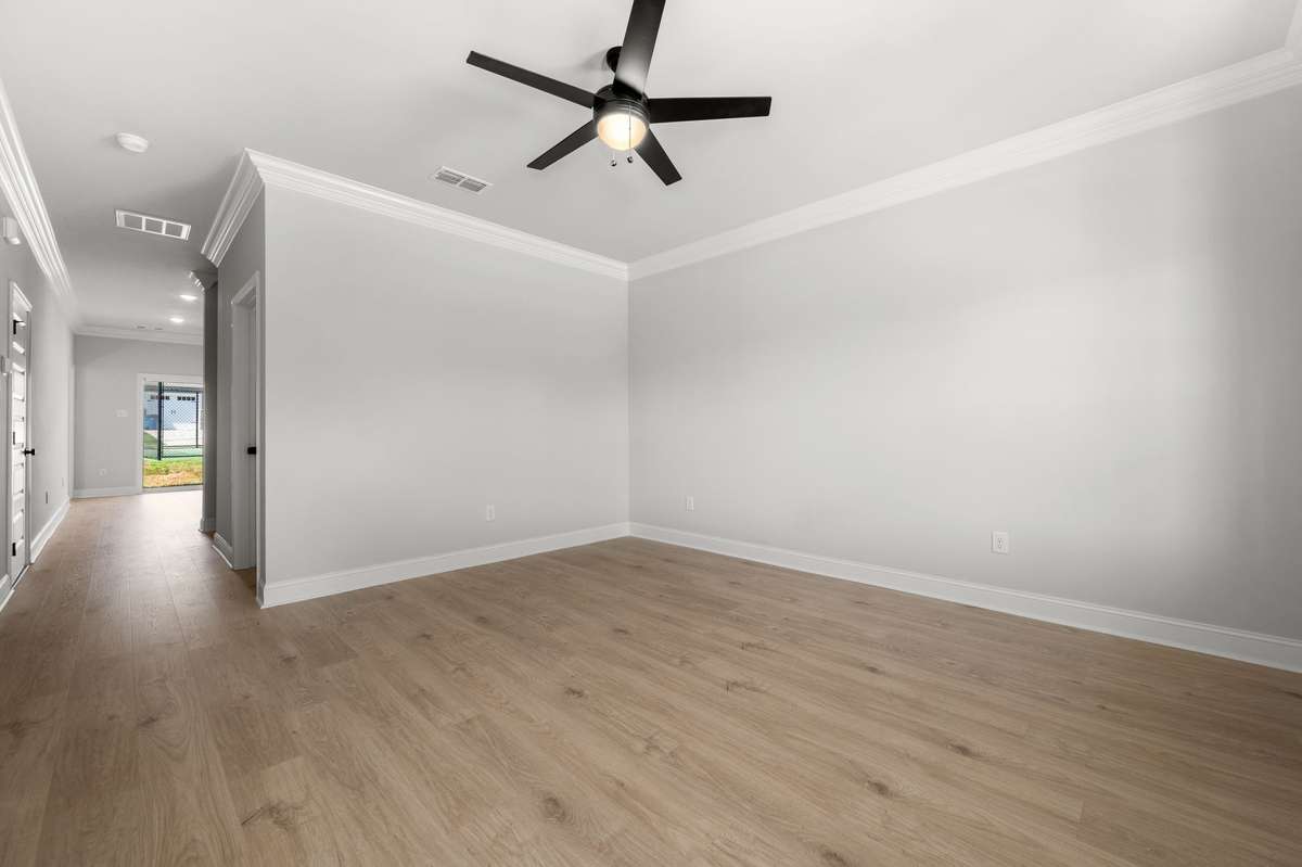 Photos shown are of a completed home of the same floorplan and are for reference purposes only. Options and colors may vary.