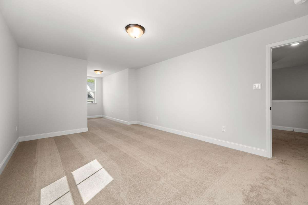 Photos shown are of a completed home of the same floorplan and are for reference purposes only. Options and colors may vary.