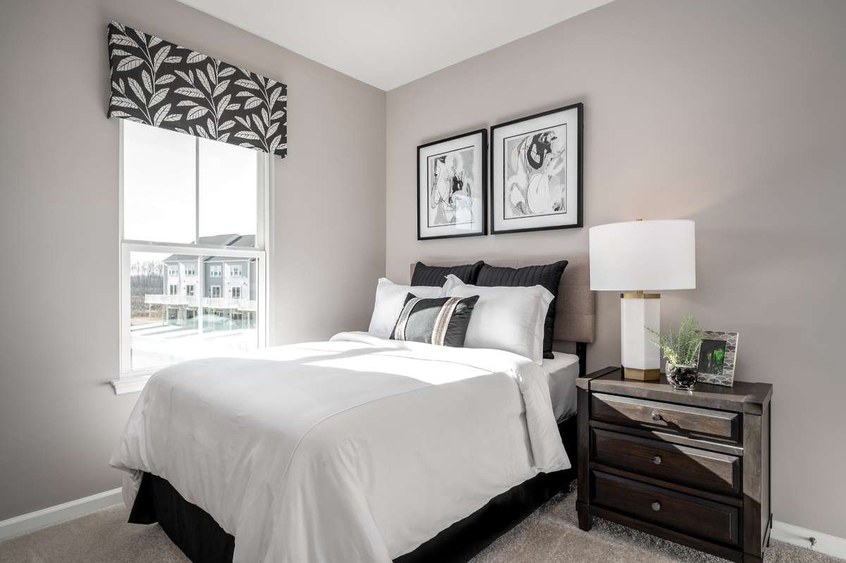 Upper level - bedroom 2