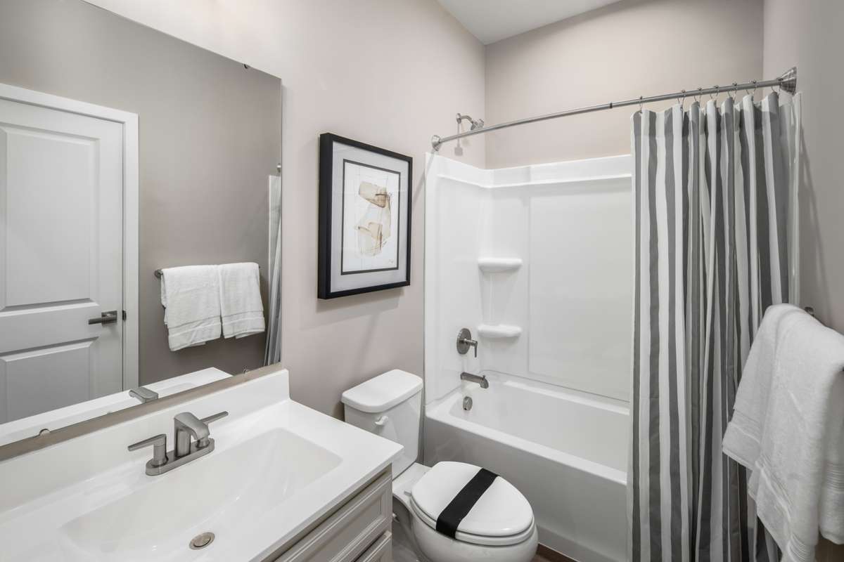 Upper level - secondary bathroom