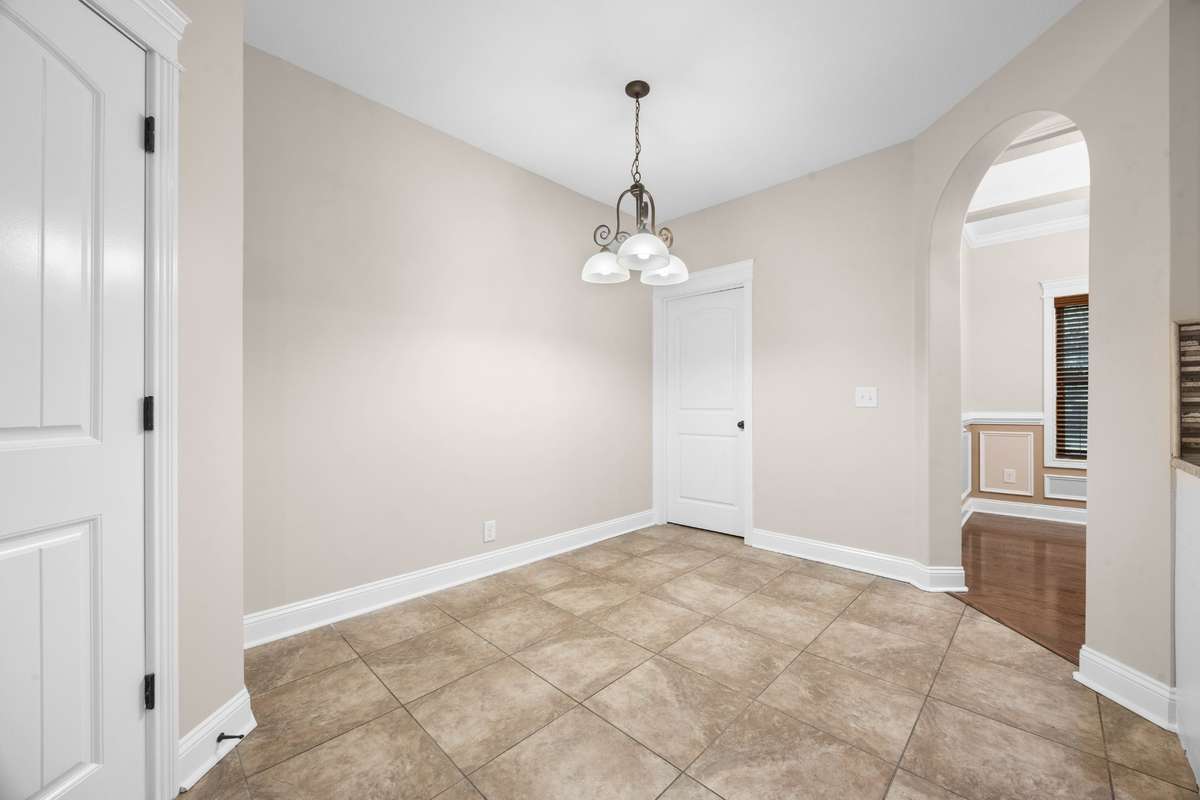 eat-in area in the kitchen