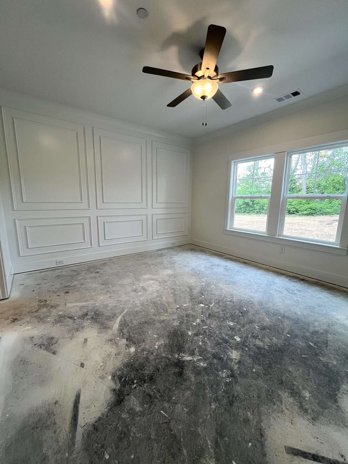 Owners bedroom on main level