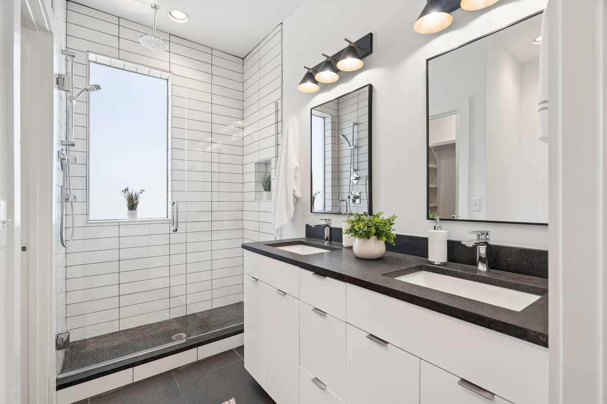 Primary en suite bath with double vanity