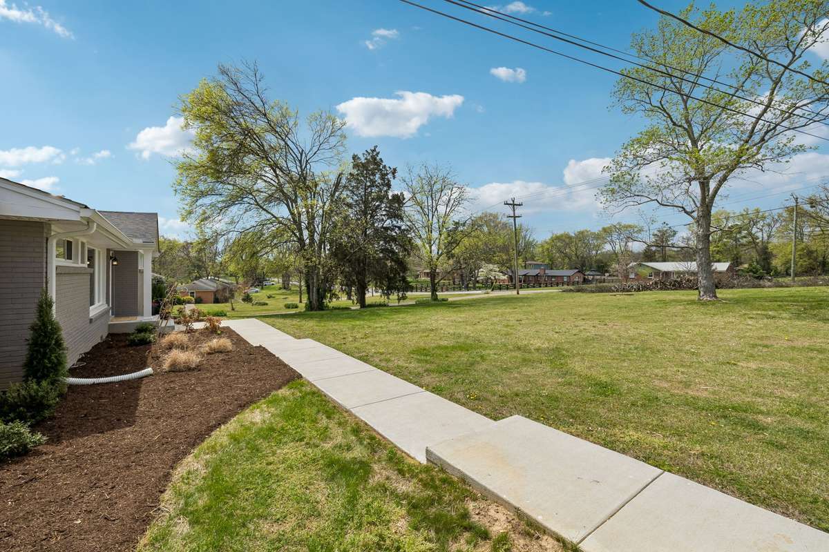Great established neighborhood with no HOA