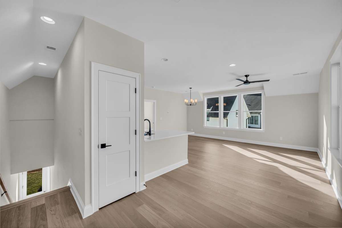 Open floorplan 1 bedroom apartment with greatroom, dining and Kitchen.
