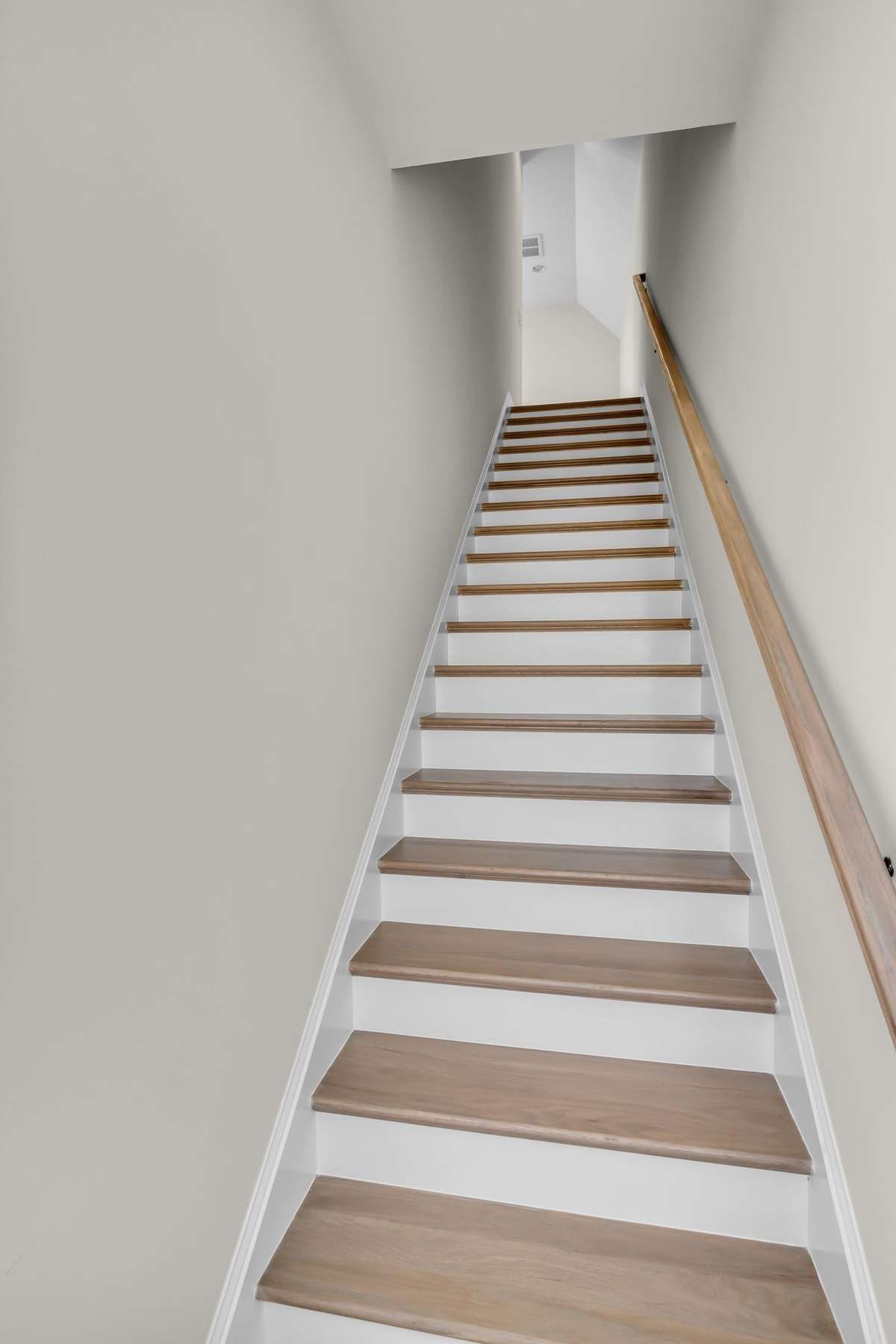 Entrance to the 800sq.ft 1 bedroom apartment over the huge 3 car garage