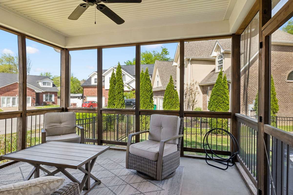 Screened-in Back porch