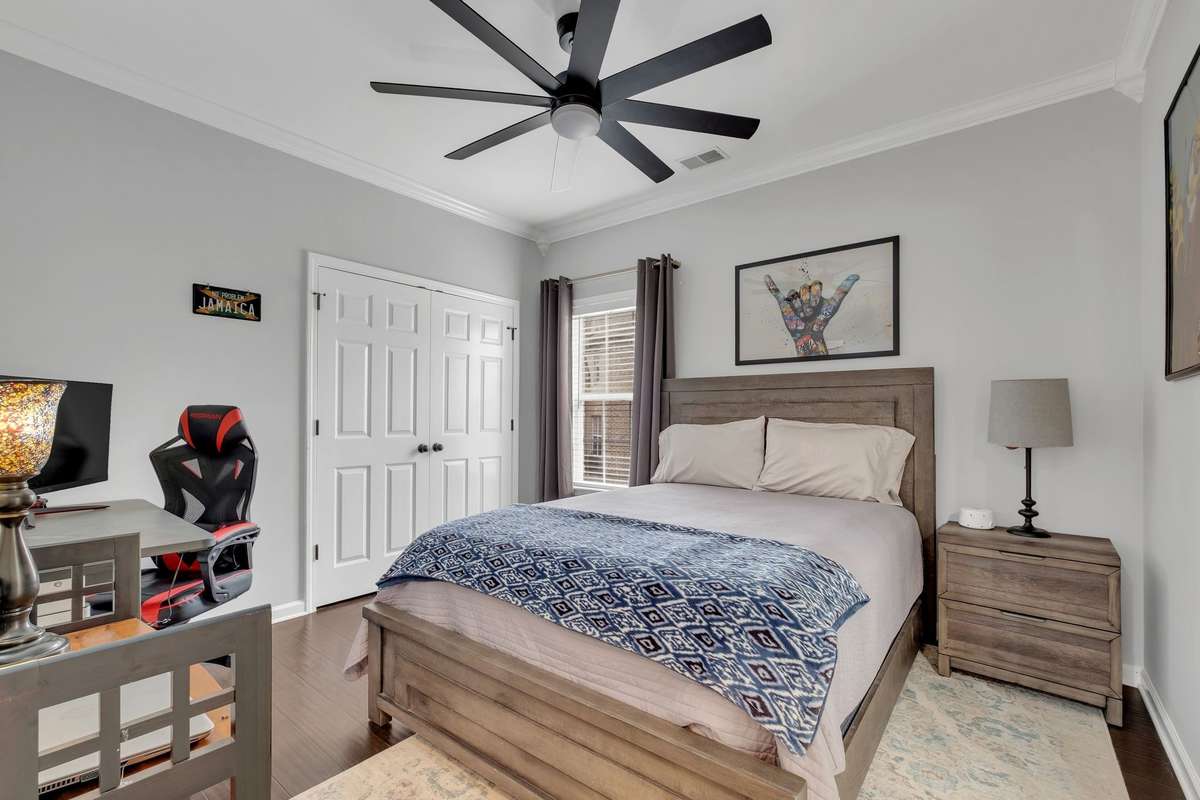 Secondary bedrooms are on the main floor!