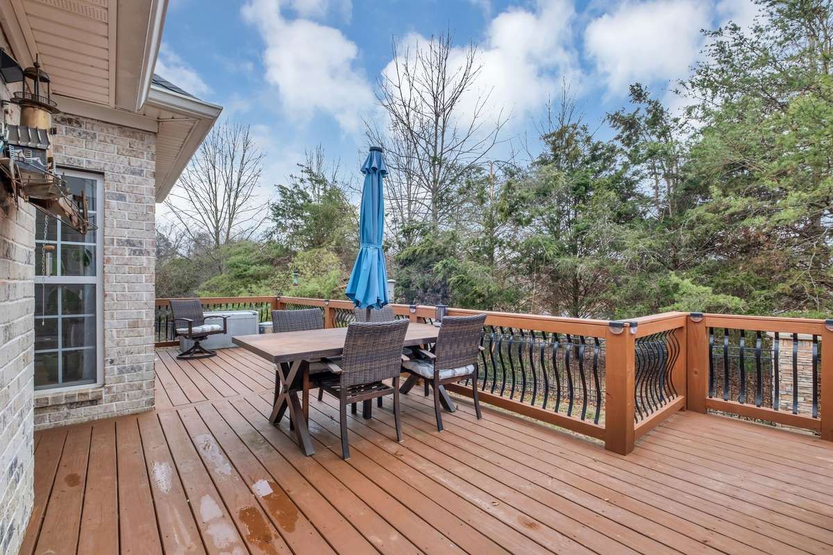This deck was rebuilt recently and is a great layout for entertaining!