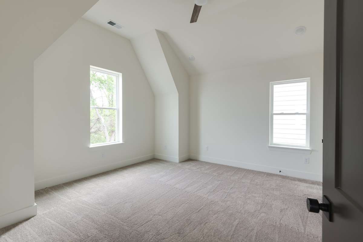 Guest bedroom #1