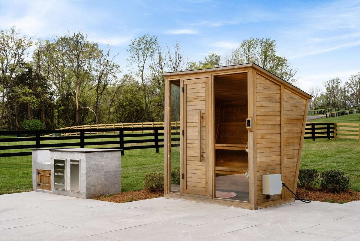 Outdoor Dry Sauna