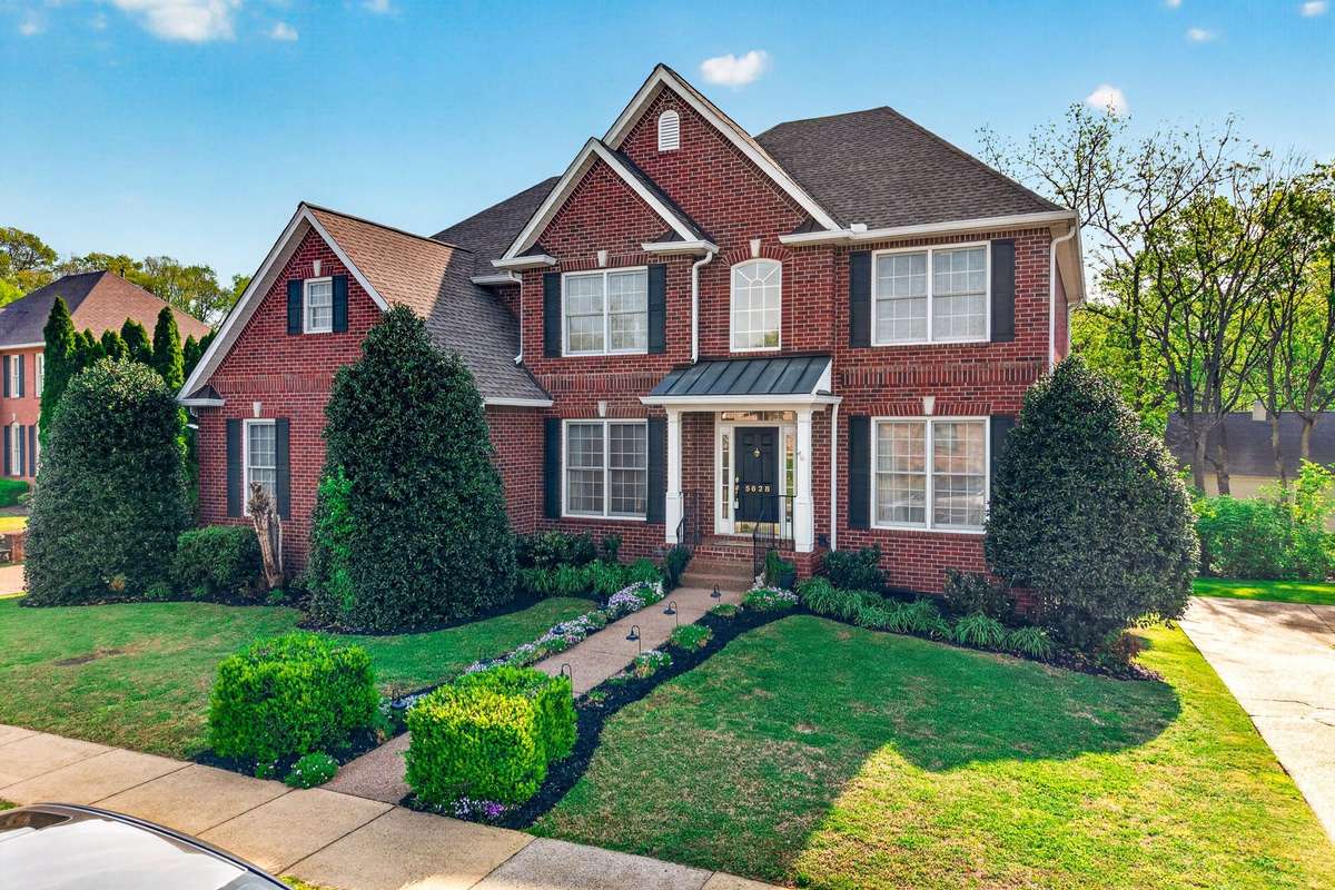 Welcome to 5628 Montelle Ln. Fresh mulch and landscaping completed.