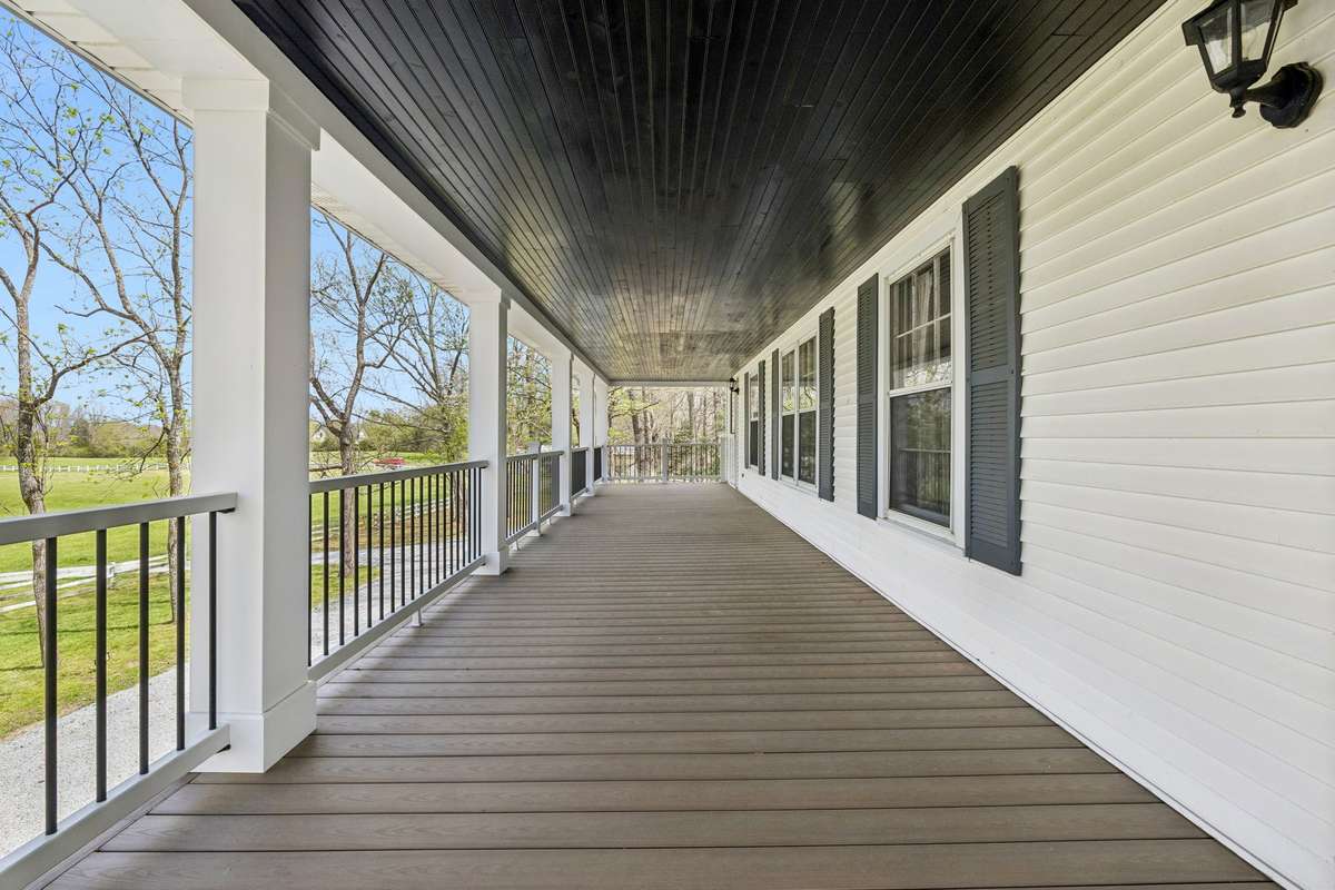 Upstairs Covered Porch / Balcony