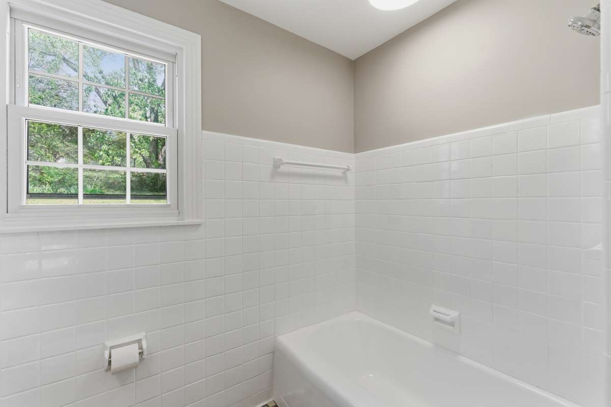 Full Bathroom #2