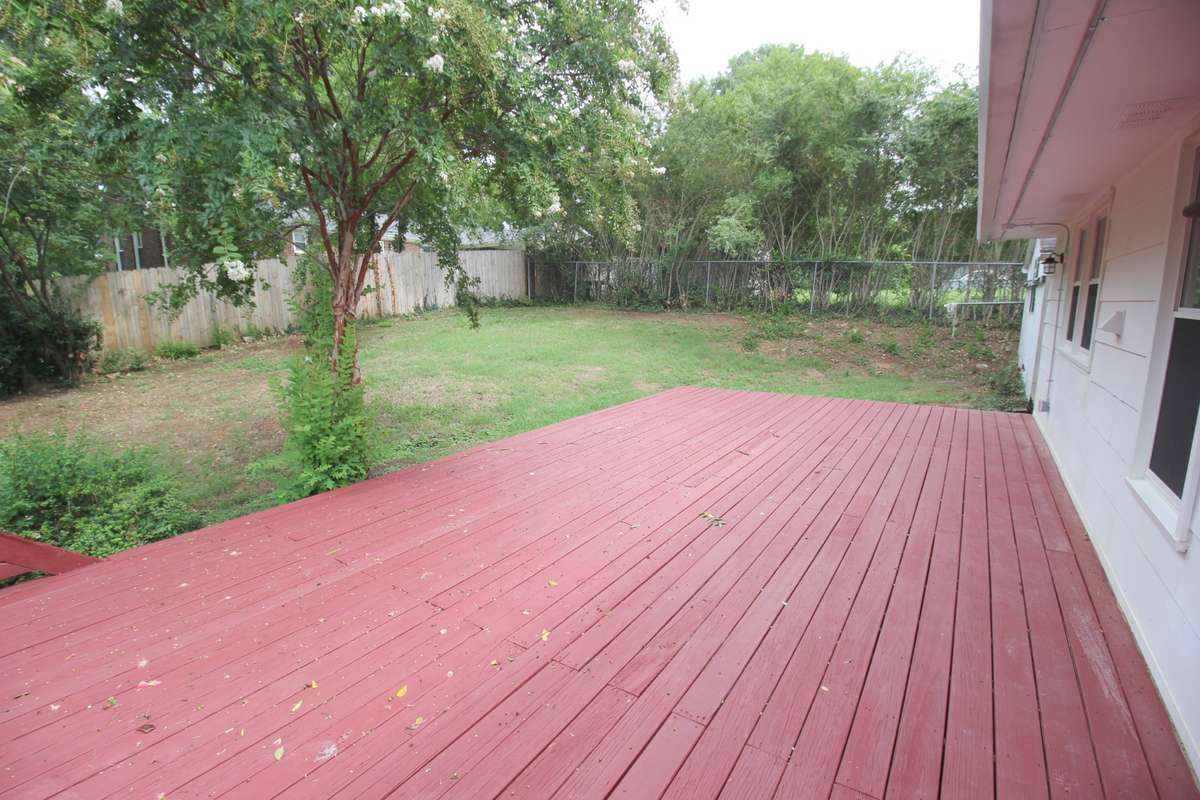 Large deck & private back yard, Unit B