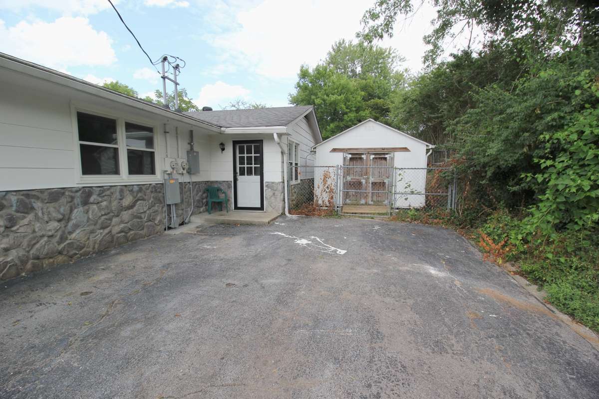 Entry Unit B + storage shed