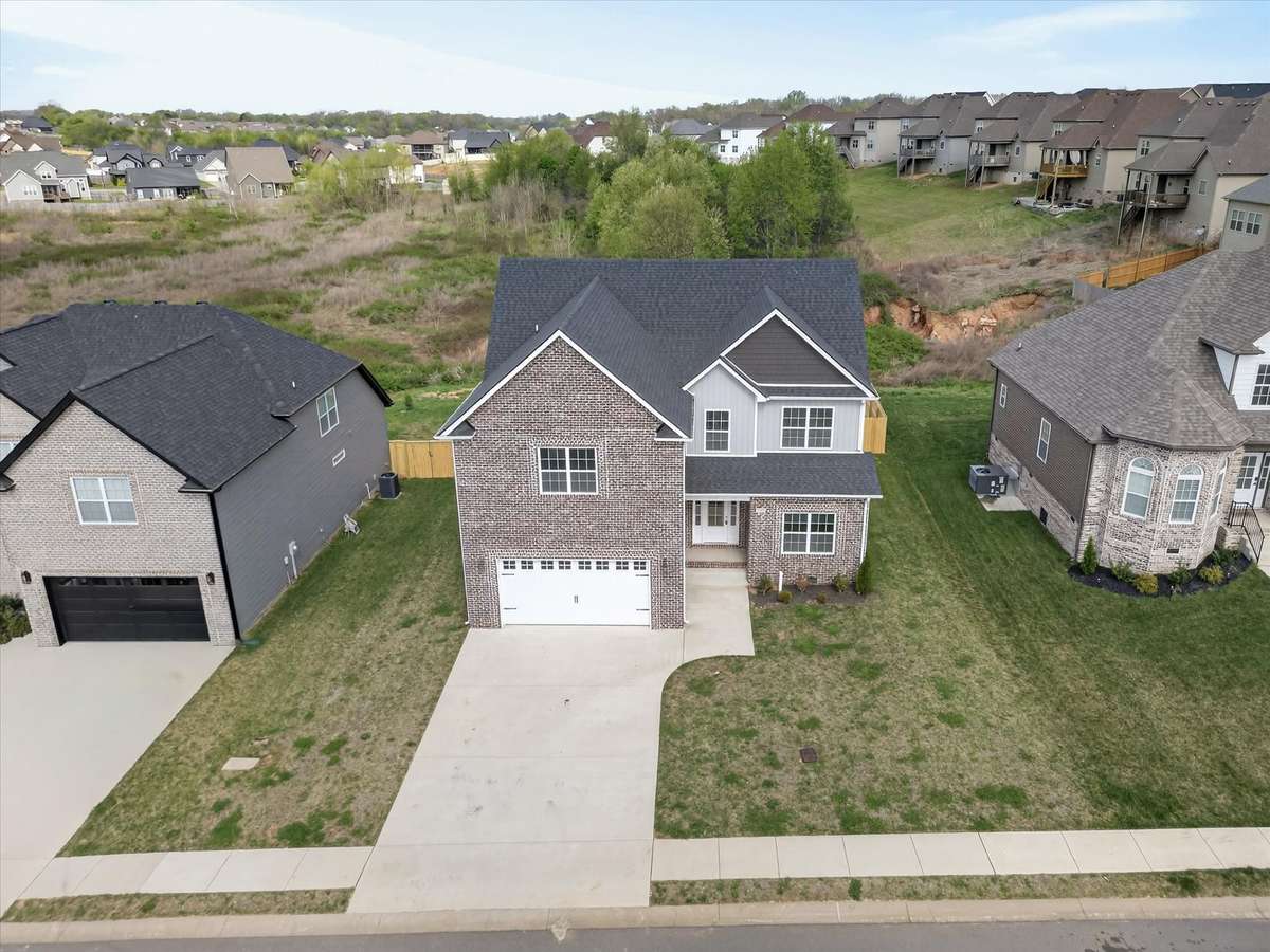 Large driveway with plenty of off-street parking