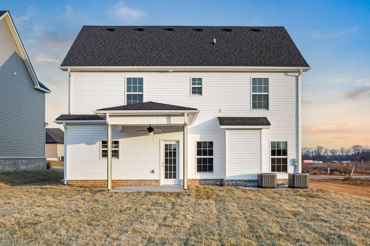 SAMPLE PHOTOS OF HOME PLAN. Interior and exterior finishes, colors, design details and upgrades may vary.