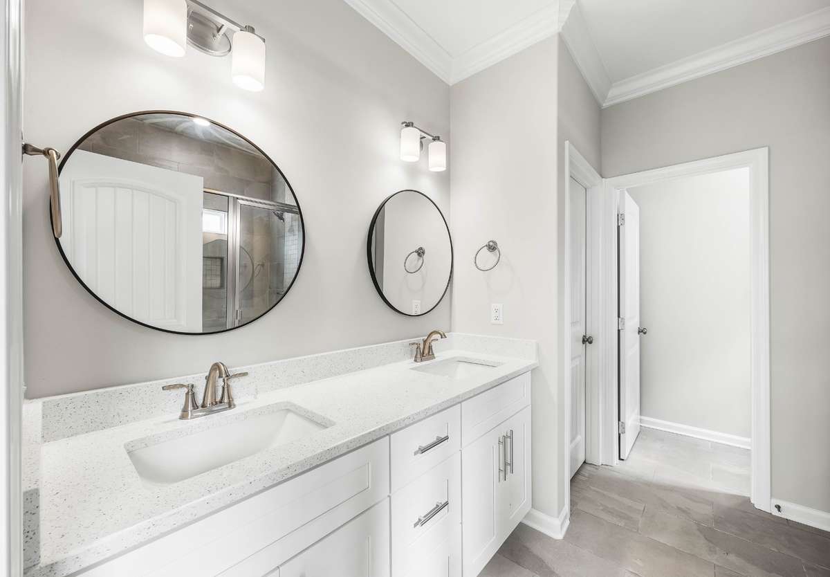 SAMPLE PHOTOS OF HOME PLAN. Interior and exterior finishes, colors, design details and upgrades may vary.