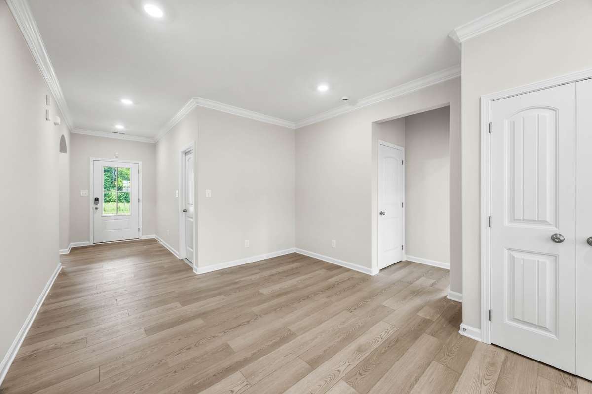 SAMPLE PHOTOS OF HOME PLAN. Interior and exterior finishes, colors, design details and upgrades may vary.