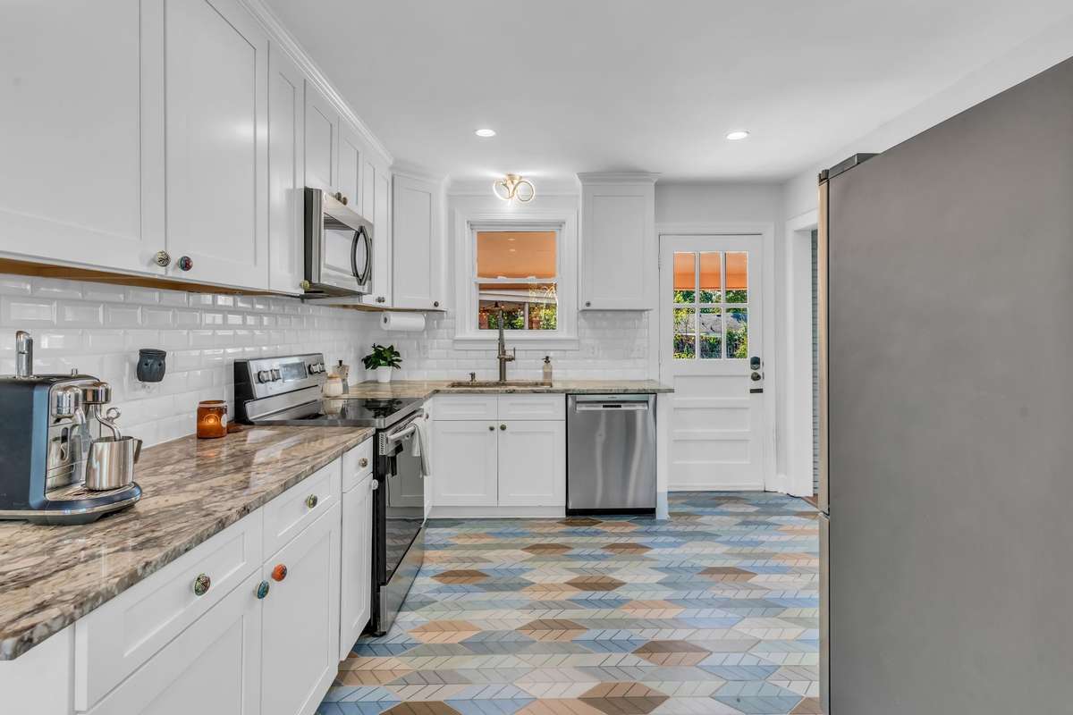 Renovated Kitchen!!