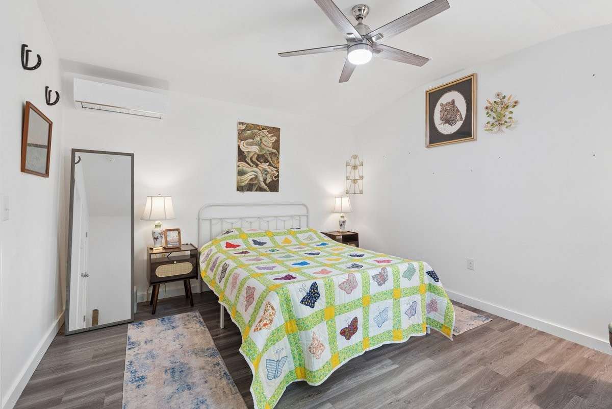 Bedroom zoned, Generous Closets