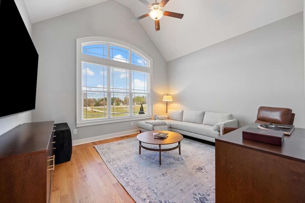 Sitting area or flex room that is connected to the primary suite.