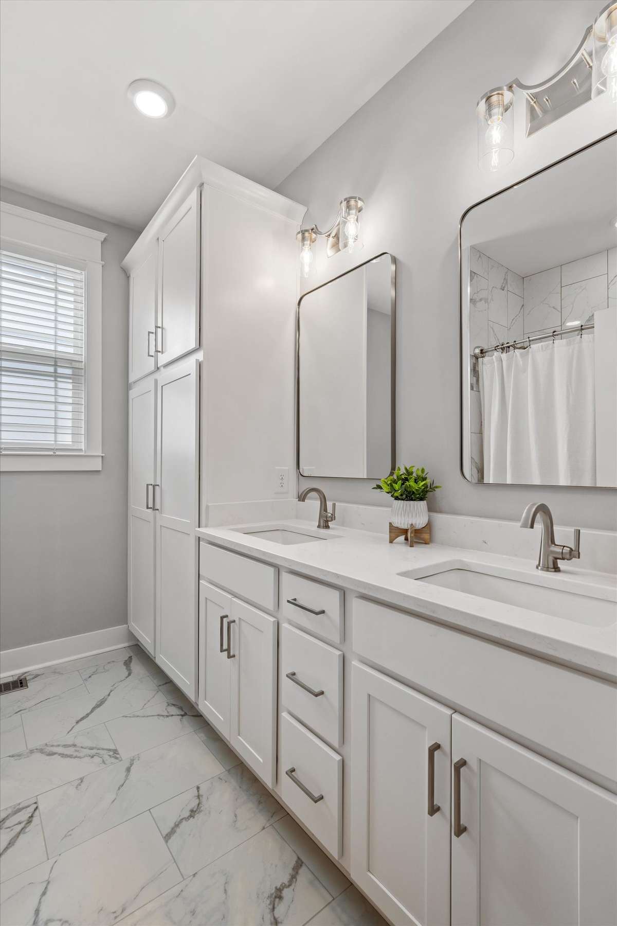 Double vanities in the second bathroom