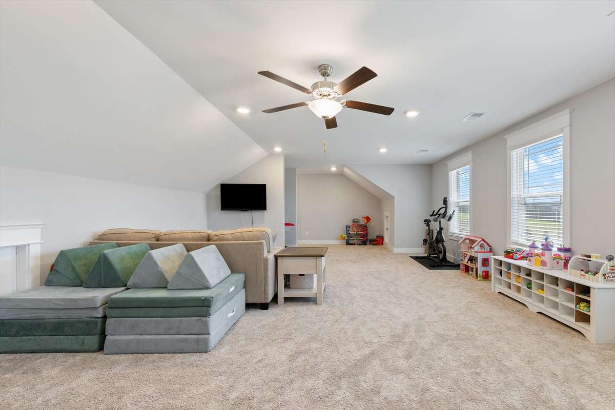 Another view of the bonus room