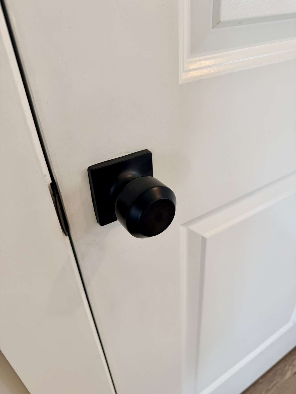 GOOD TO KNOW: All interior door hardware is black with round knobs w/square rosettes, exterior doors have black hardware, most windows have 2" blinds or privacy film for move in privacy, all appliances remain with home, including washer and dryer.