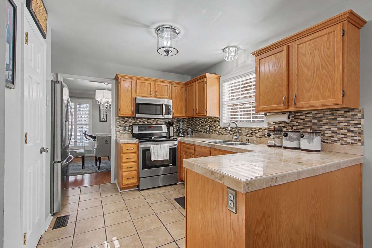 Bright kitchen with nice flow into eating area or formal dining room.