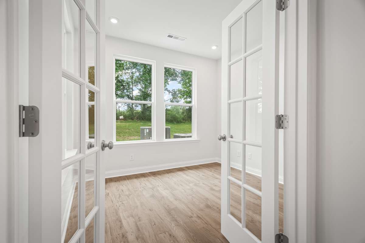 *** Photos are of a previously built Shannon in another Drees Homes community. Standard Features and Options may vary. ***