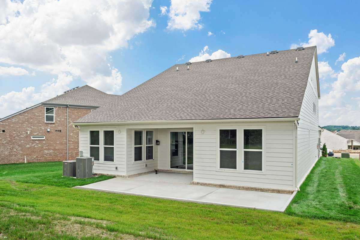 *** Photos are of a previously built Shannon in another Drees Homes community. Standard Features and Options may vary. ***