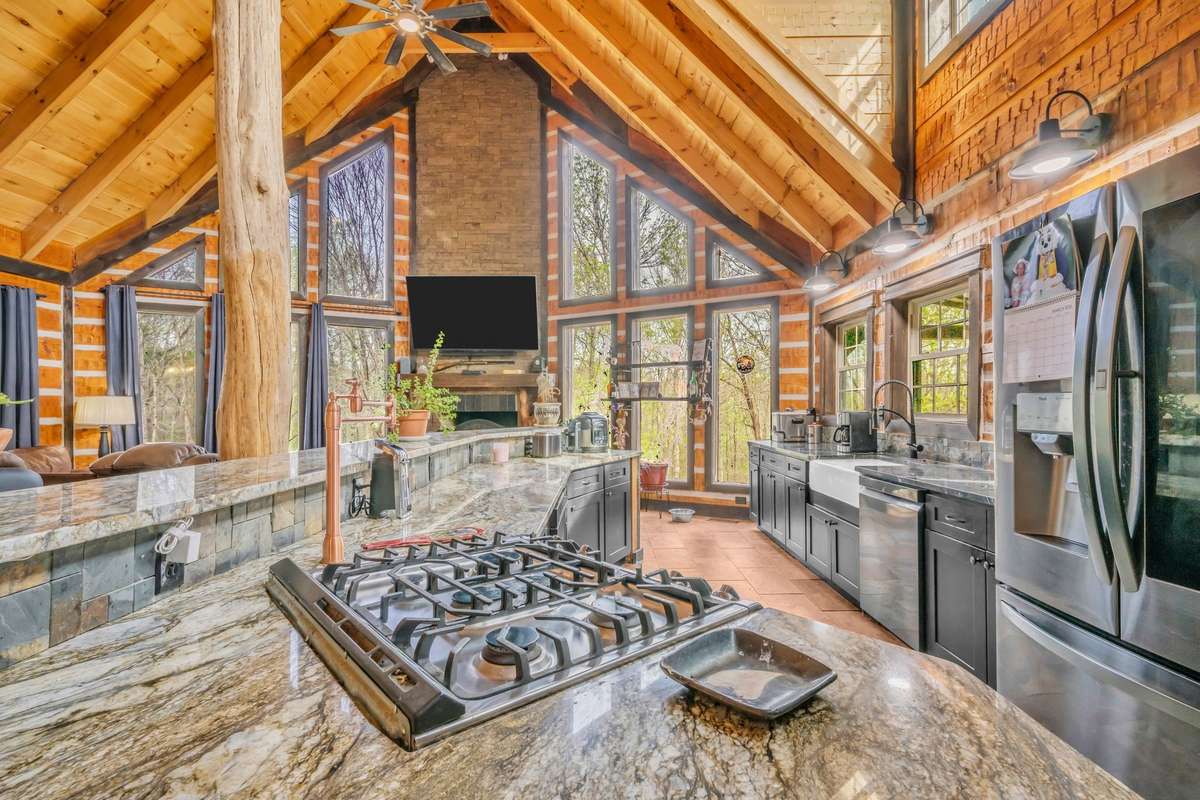 Enjoy family and friends from your designer kitchen!