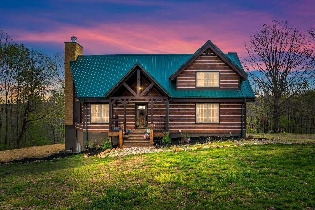 This is your dream home.  Come imagine the possibilities!
