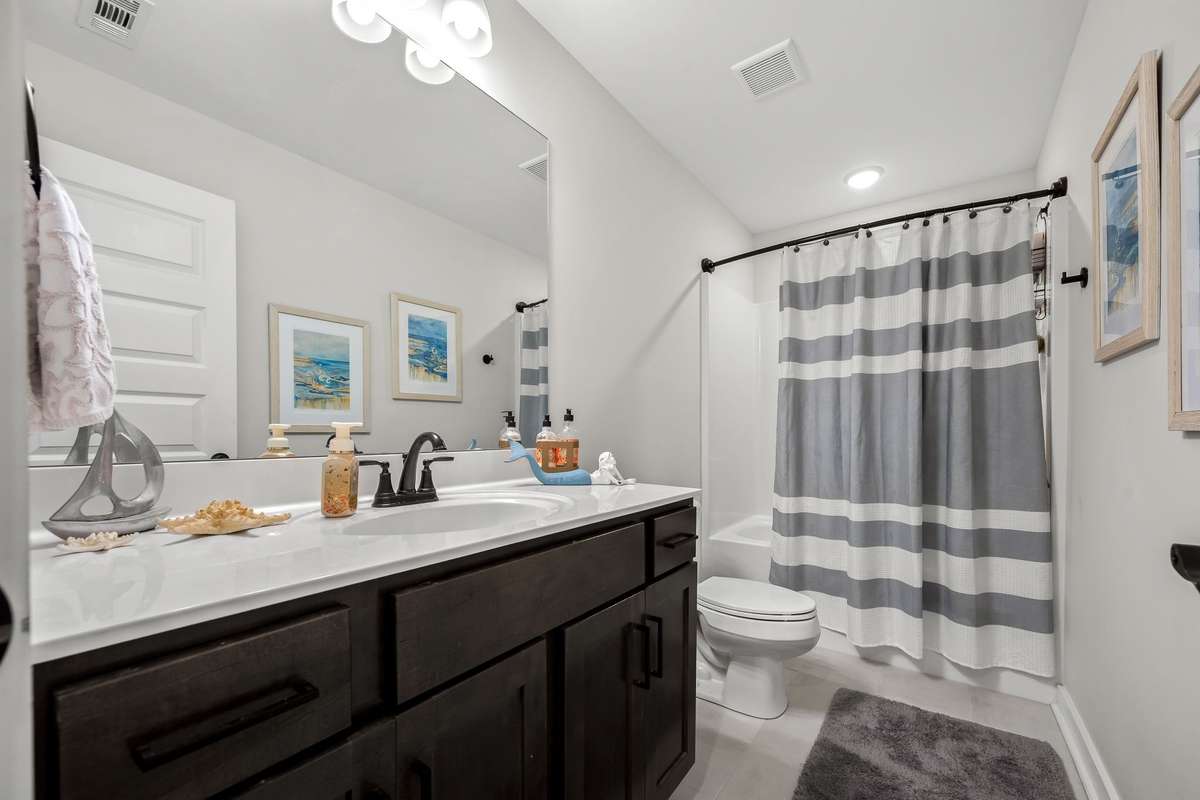 2nd Floor Full Bath