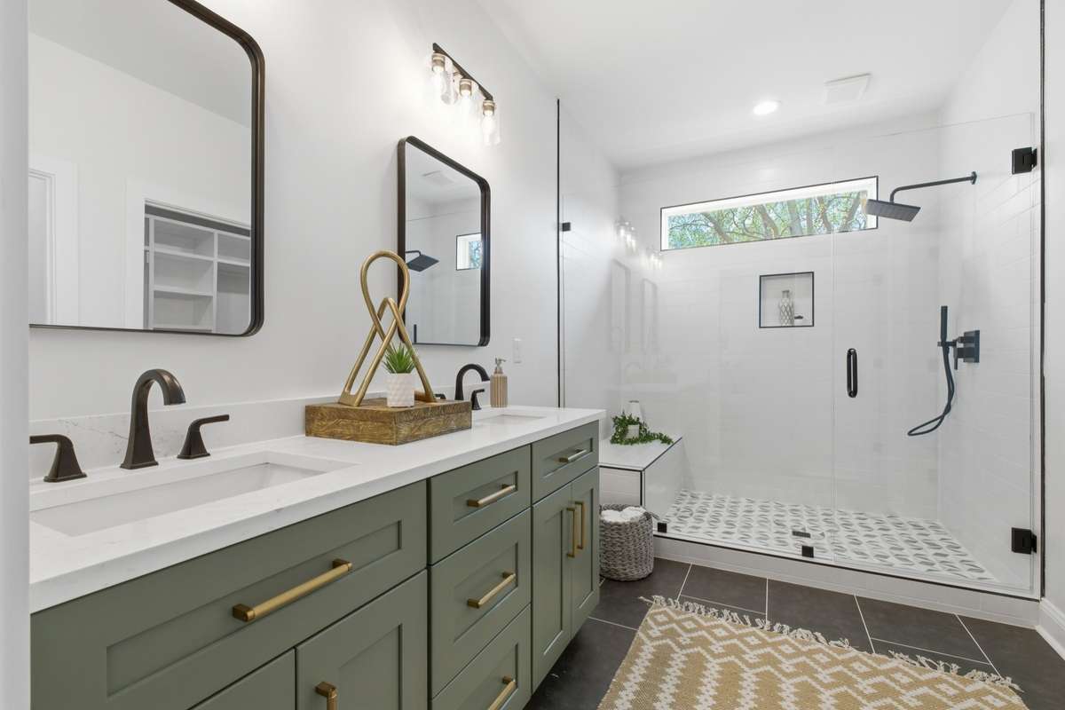 Owner's Suite Primary Ensuite