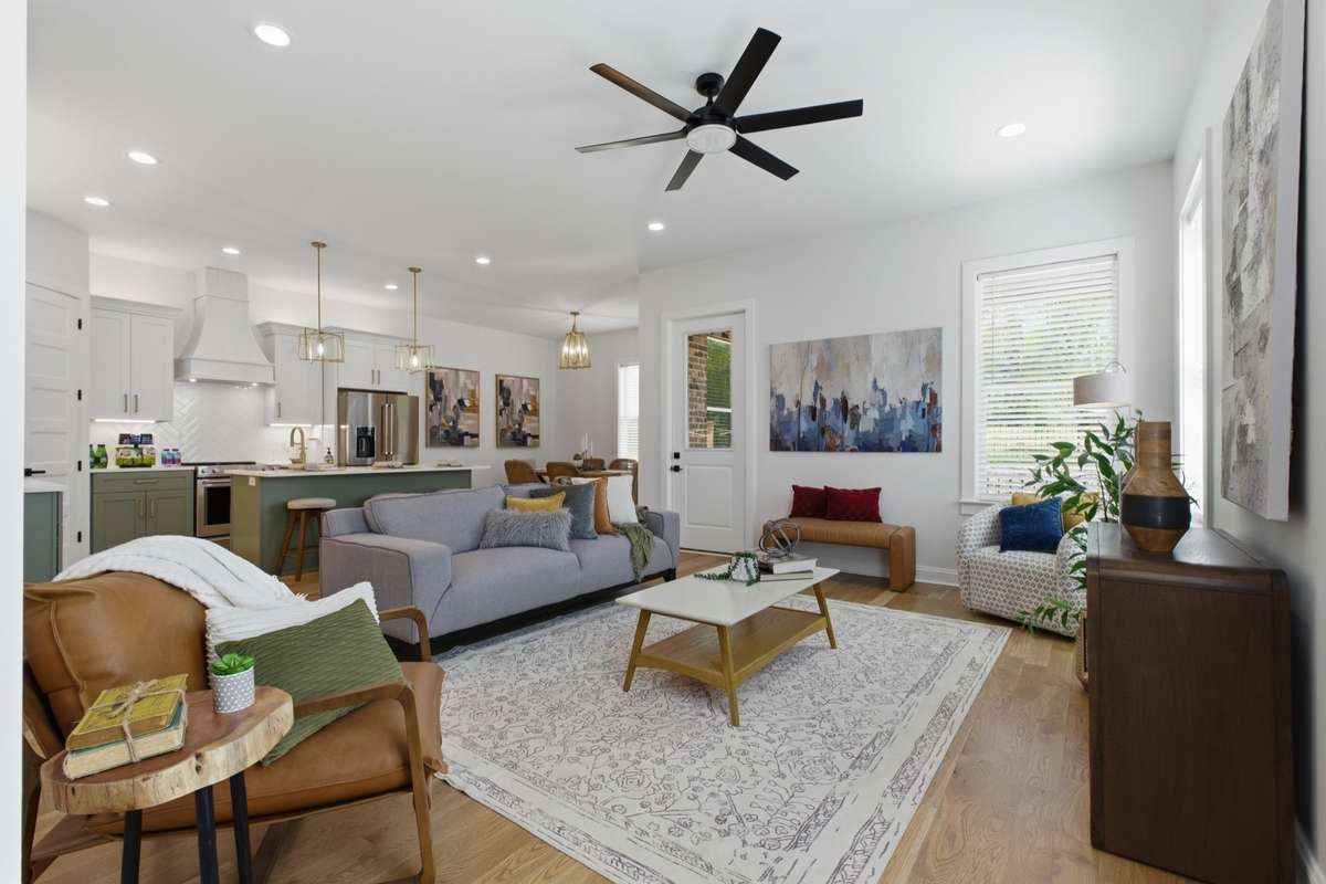 10 feet ceilings downstairs