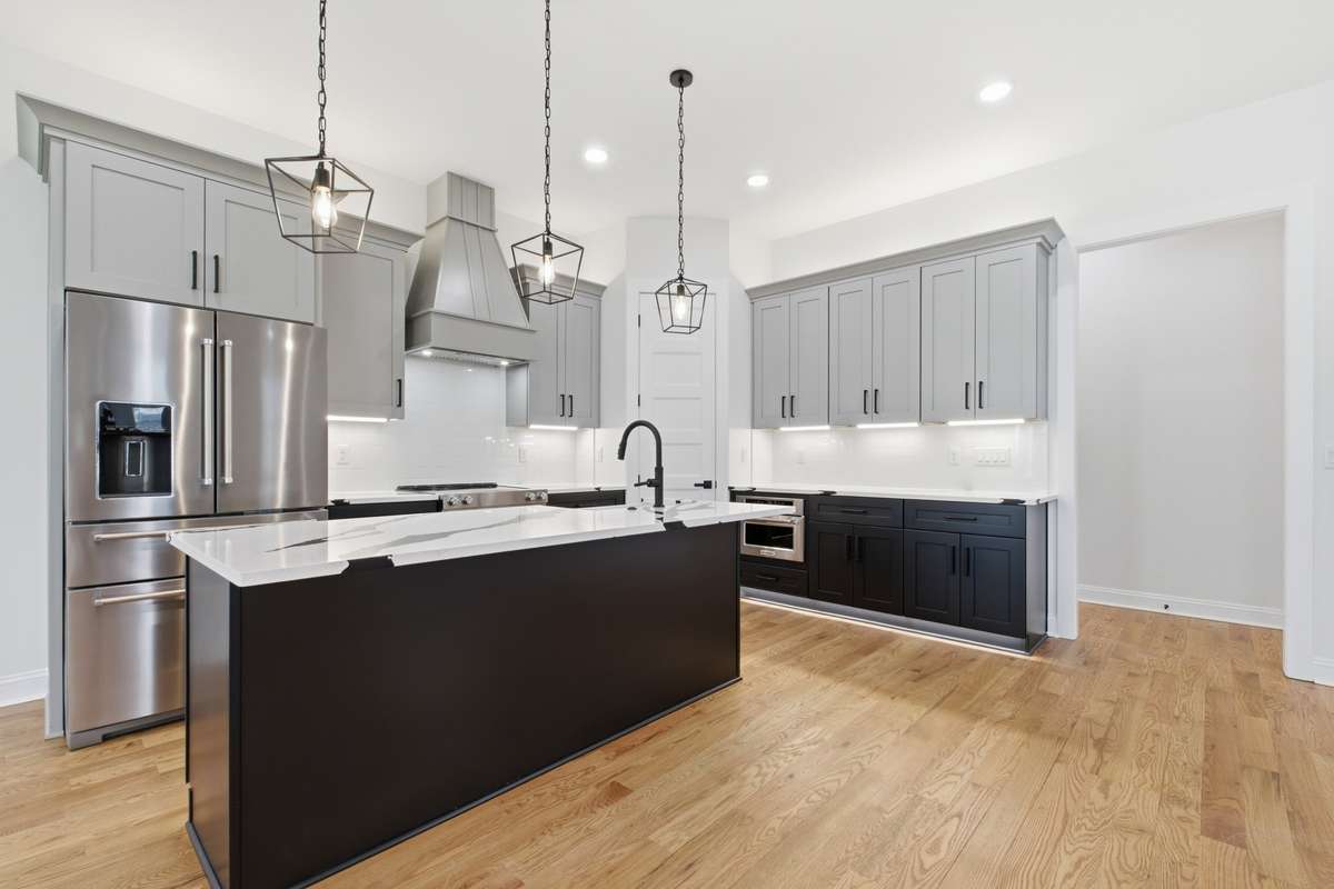 Kitchen-Aid stainless appliances included.