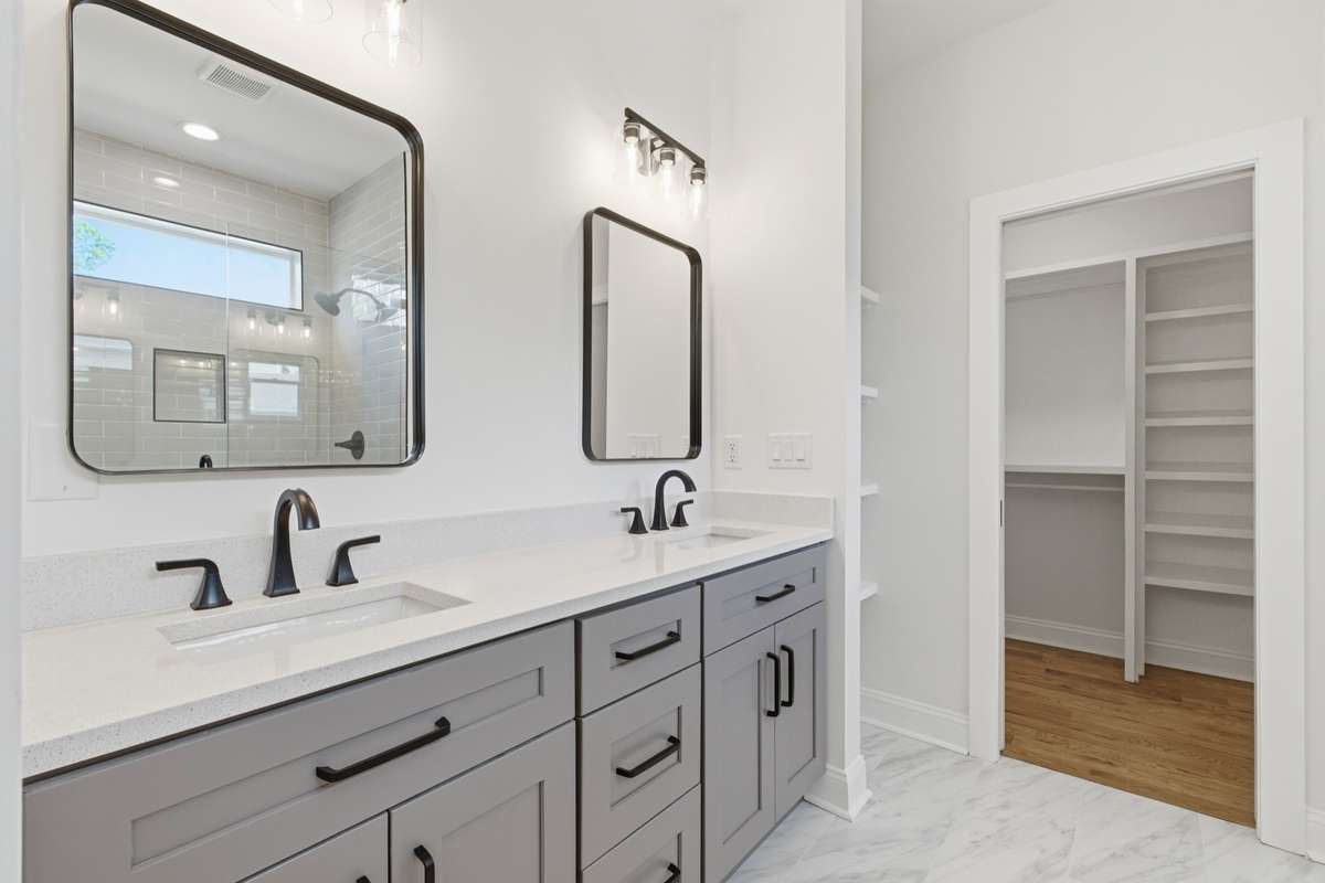 Ensuite
