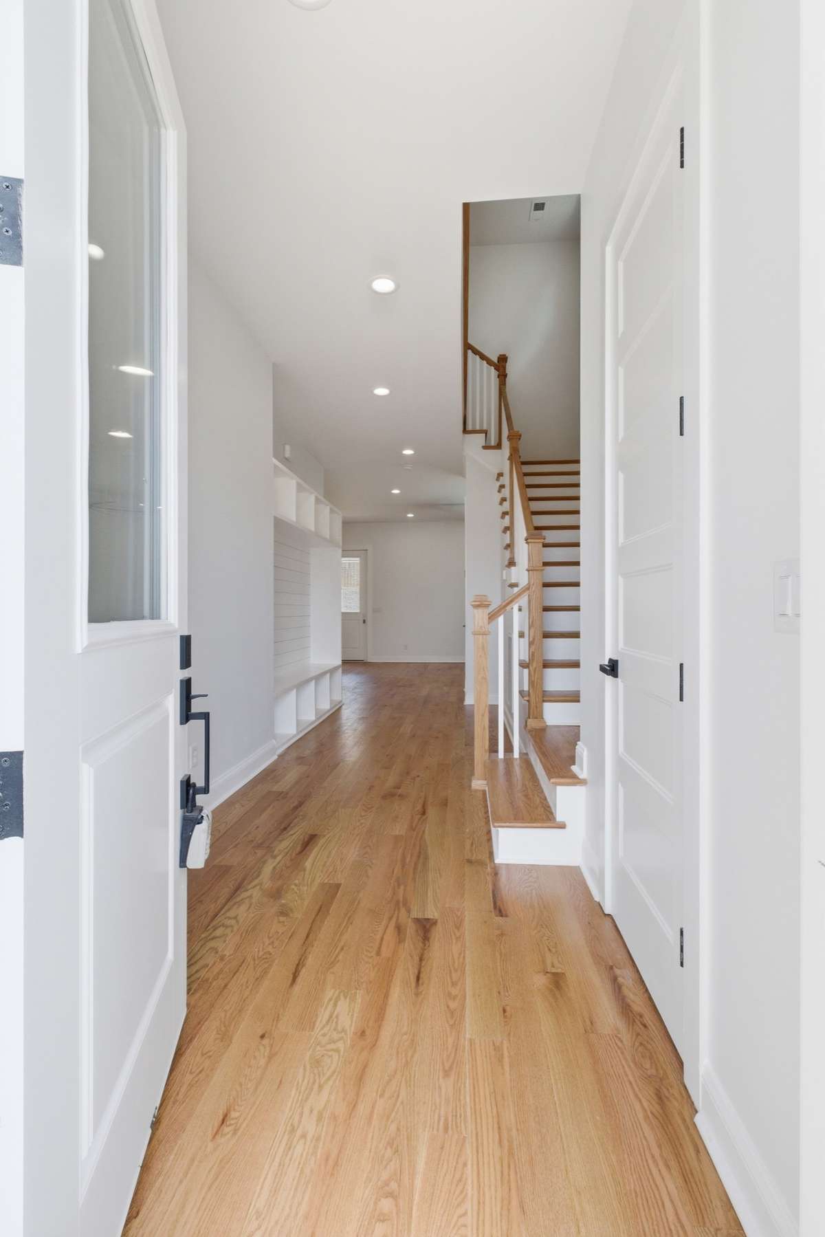 Open and airy Foyer