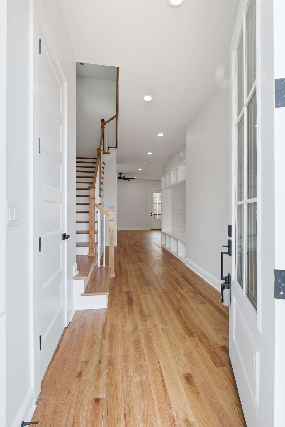 Open and airy Foyer