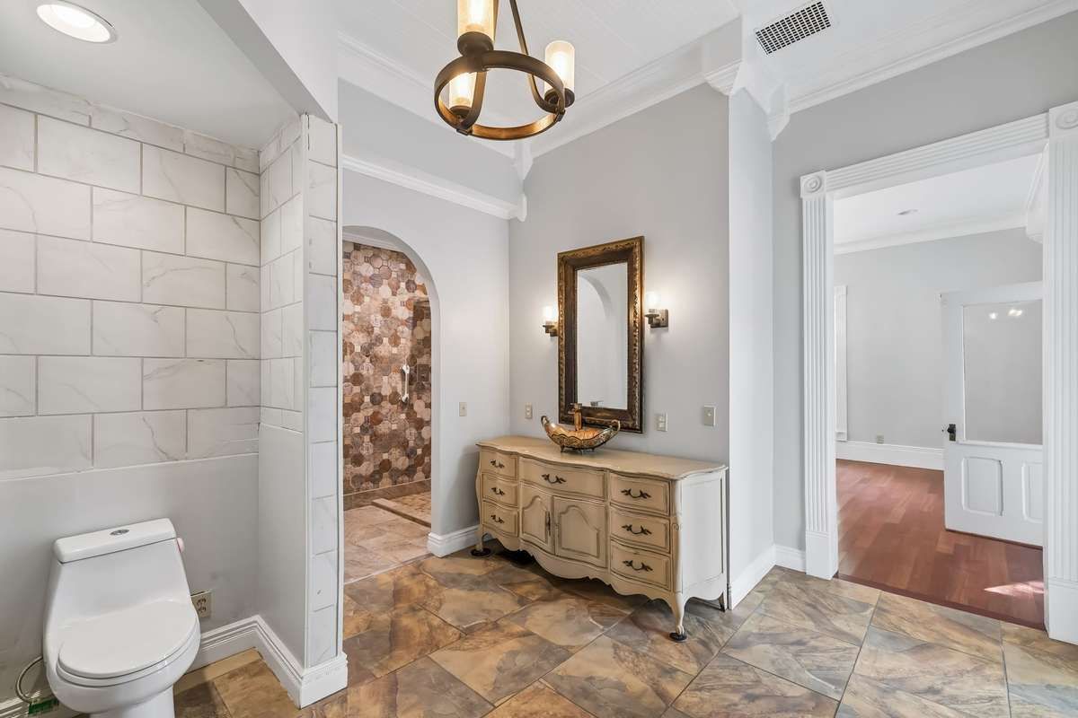 Primary bath level #1